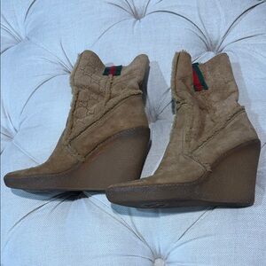 Gucci Tan Suede Wedge Ankle Boots with Red-Green Web